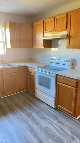 958 Poplar AVE, Chesapeake, VA 23323