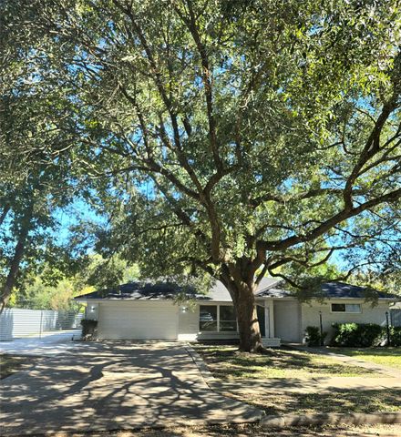 11907 Renwick Drive, Houston, TX 77035