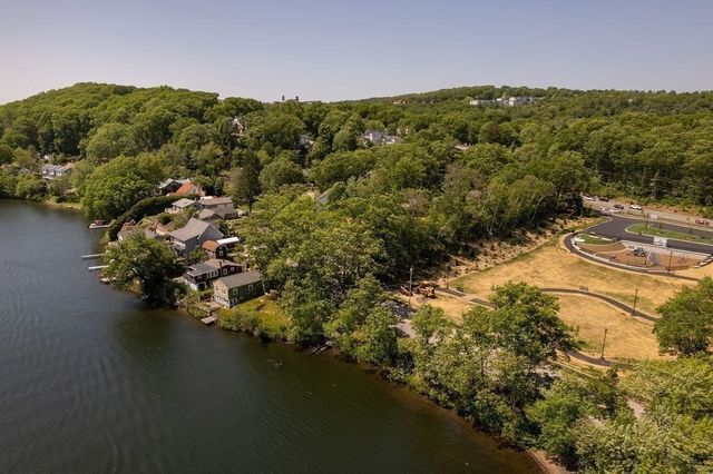 259 Lake Ave N A, Worcester, MA 01605