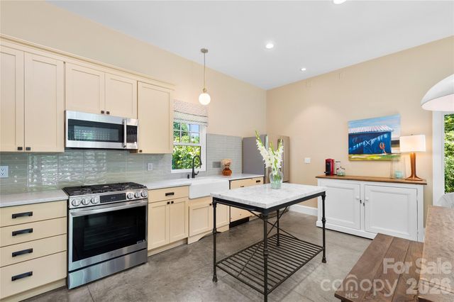 195 Jordan Street, Hendersonville, NC 28739