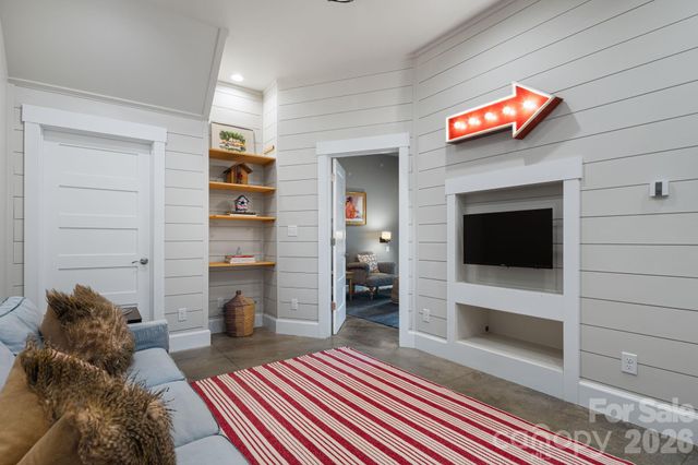 195 Jordan Street, Hendersonville, NC 28739
