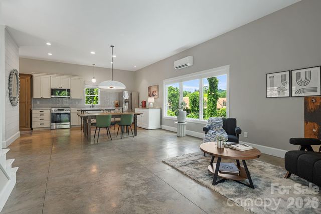 195 Jordan Street, Hendersonville, NC 28739