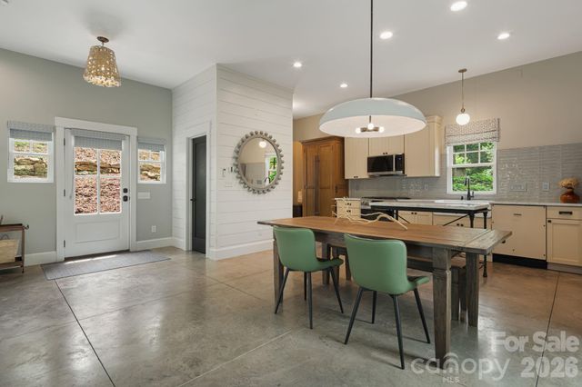 195 Jordan Street, Hendersonville, NC 28739