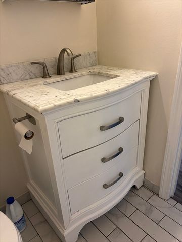 3 Dailey St B, Attleboro, MA 02703