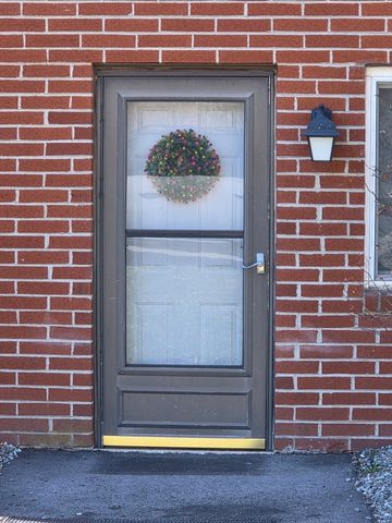 3 Dailey St B, Attleboro, MA 02703