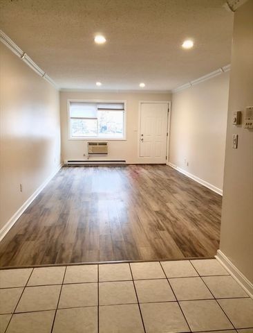 3 Dailey St B, Attleboro, MA 02703