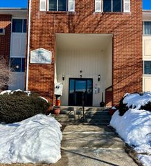 3 Dailey St B, Attleboro, MA 02703