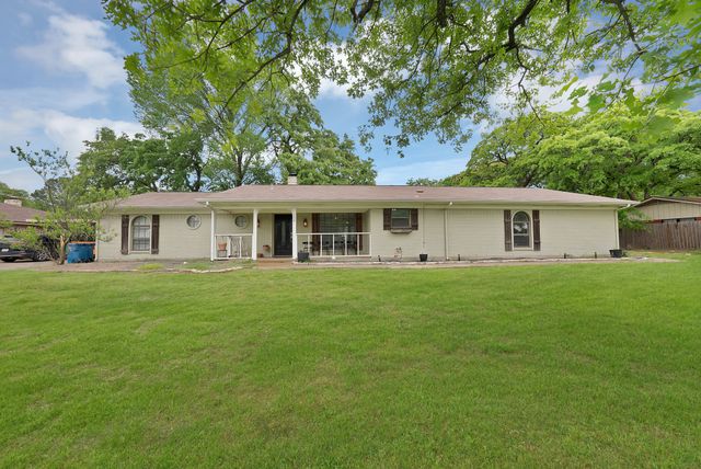 126 Oak Lane, Burleson, TX 76028