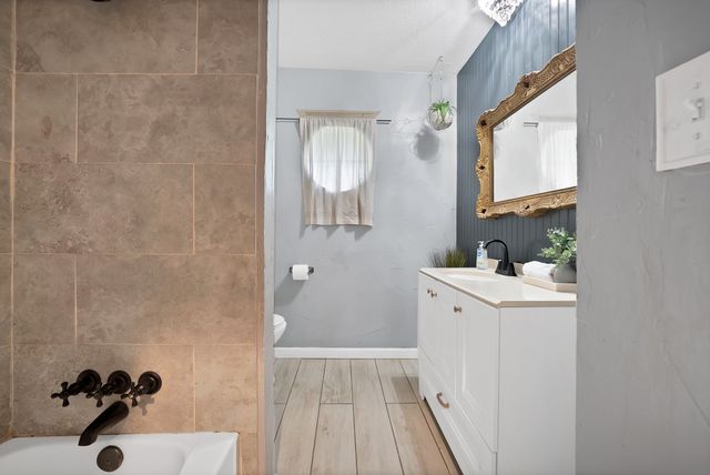 126 Oak Lane, Burleson, TX 76028