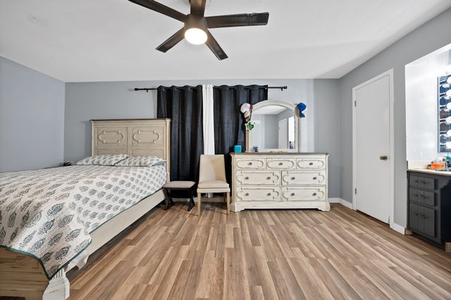 126 Oak Lane, Burleson, TX 76028