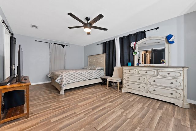 126 Oak Lane, Burleson, TX 76028