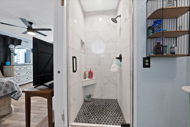 126 Oak Lane, Burleson, TX 76028