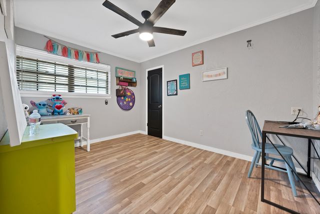 126 Oak Lane, Burleson, TX 76028