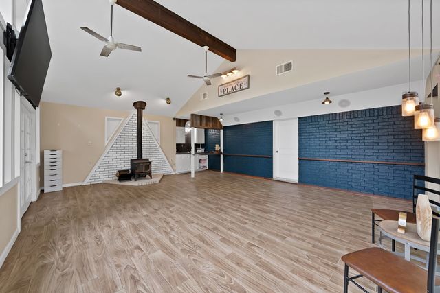 126 Oak Lane, Burleson, TX 76028