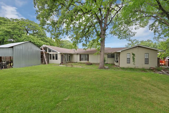 126 Oak Lane, Burleson, TX 76028