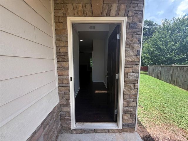4050 Ironwood Drive, Atlanta, GA 30349