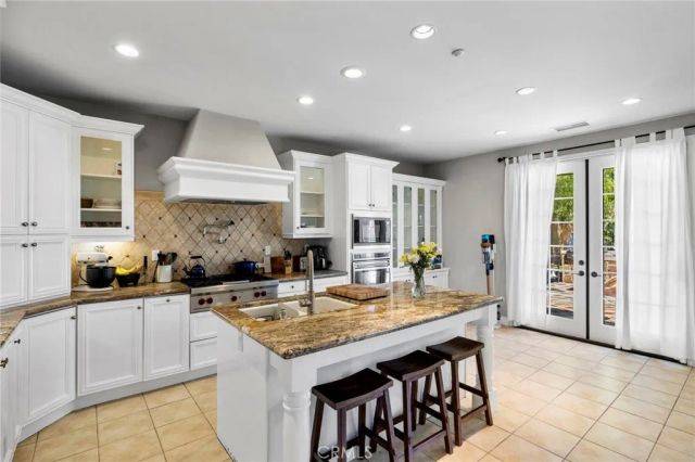 1 Gentle Breeze, Newport Coast, CA 92657