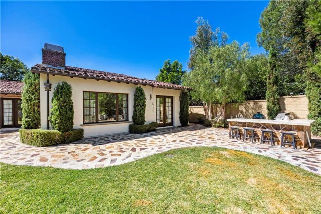 1 Gentle Breeze, Newport Coast, CA 92657