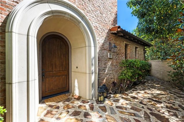 1 Gentle Breeze, Newport Coast, CA 92657