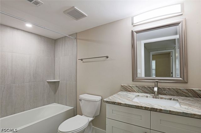 5307 Summerlin RD 714, Fort Myers, FL 33919