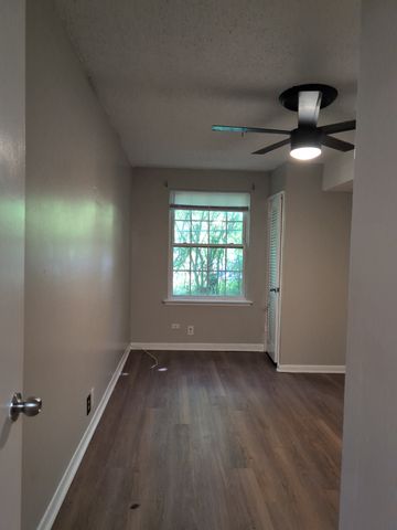 441 Harding Pl Apt B2, Nashville, TN 37211