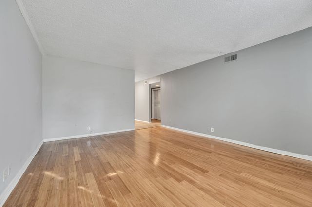 441 Harding Pl Apt B2, Nashville, TN 37211