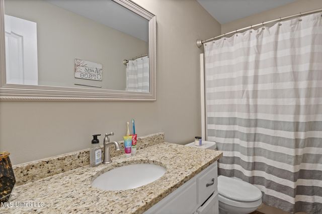 10676 N Oak Crest Drive, Biloxi, MS 39532