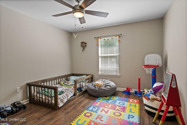 10676 N Oak Crest Drive, Biloxi, MS 39532