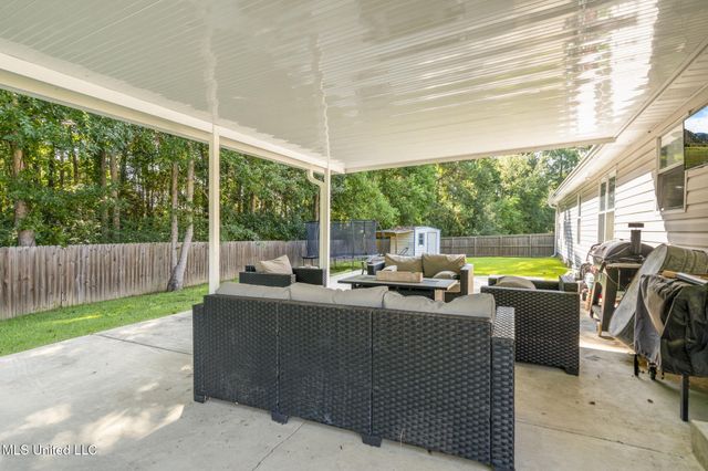 10676 N Oak Crest Drive, Biloxi, MS 39532