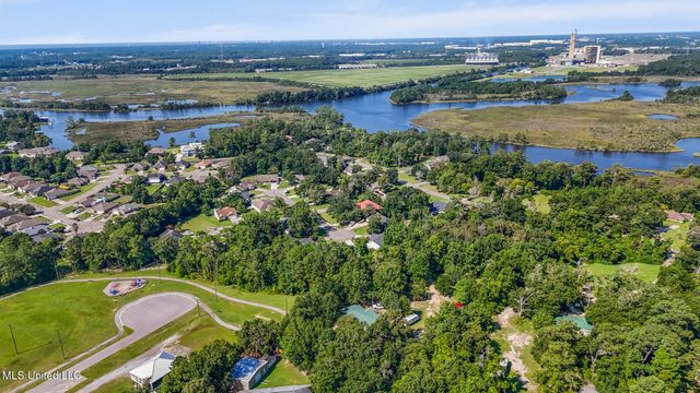 10676 N Oak Crest Drive, Biloxi, MS 39532