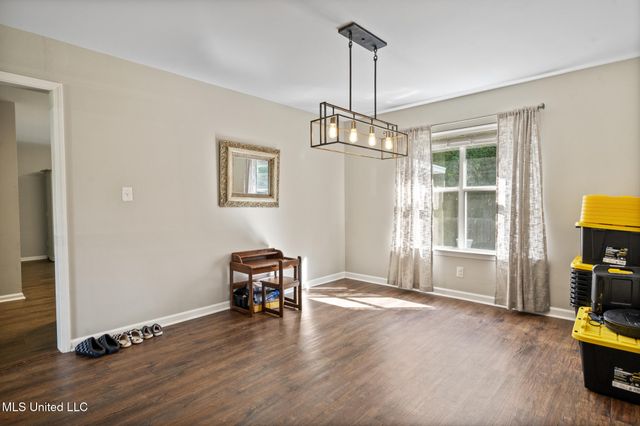 10676 N Oak Crest Drive, Biloxi, MS 39532