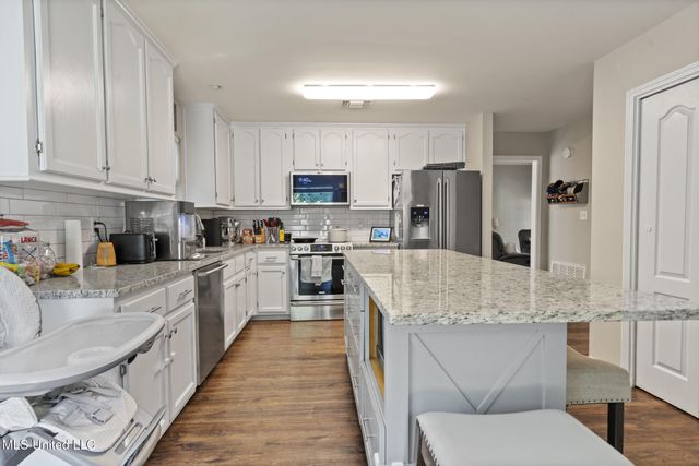10676 N Oak Crest Drive, Biloxi, MS 39532