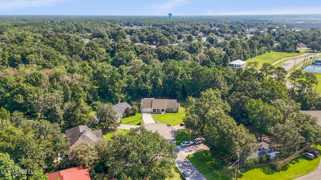 10676 N Oak Crest Drive, Biloxi, MS 39532