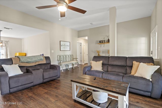 10676 N Oak Crest Drive, Biloxi, MS 39532