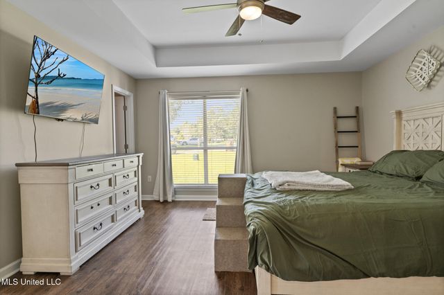 10676 N Oak Crest Drive, Biloxi, MS 39532