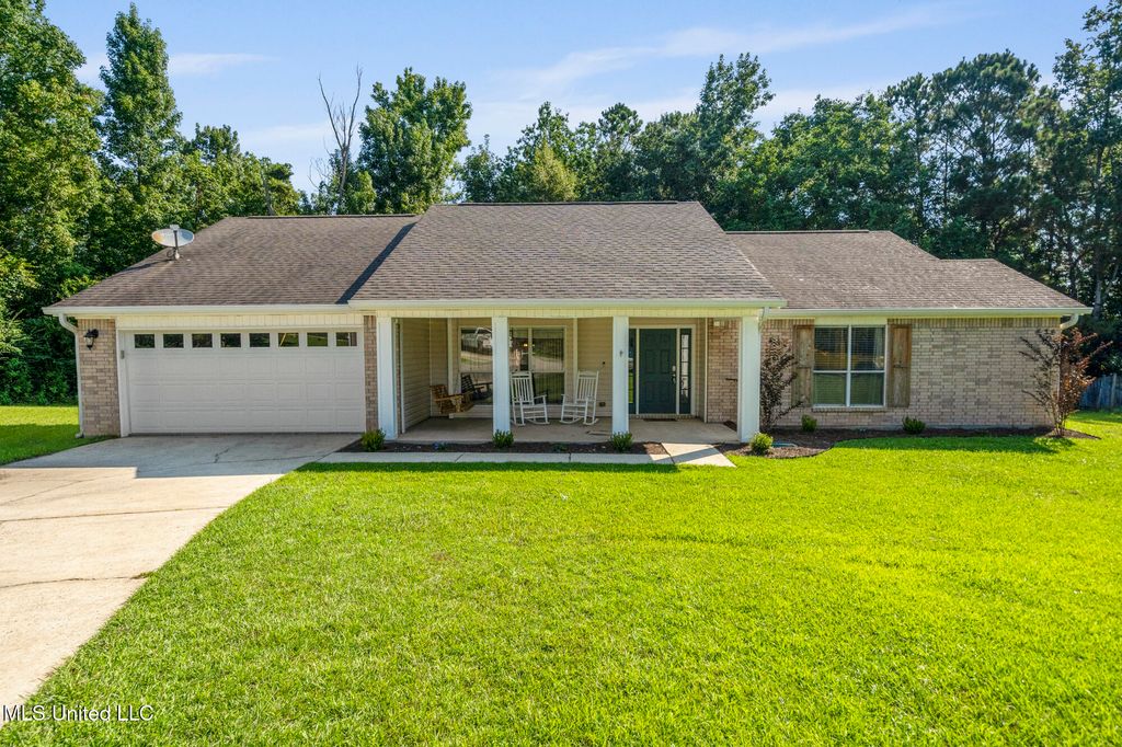 10676 N Oak Crest Drive, Biloxi, MS 39532