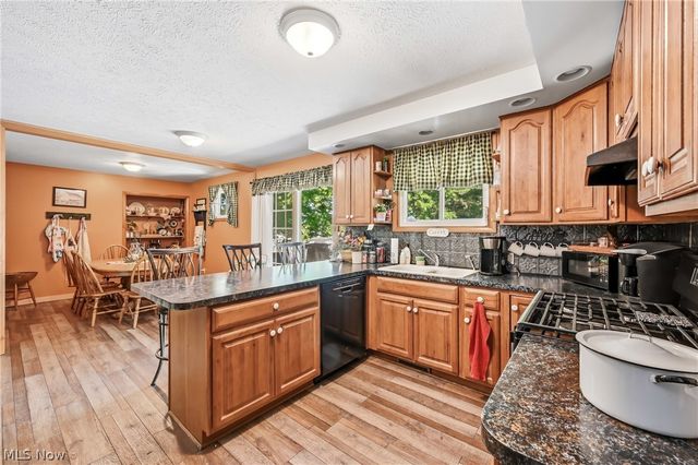 6127 Columbus Road NE, Louisville, OH 44641