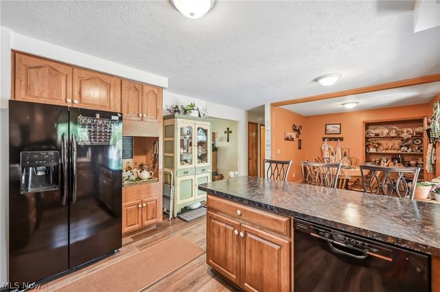 6127 Columbus Road NE, Louisville, OH 44641