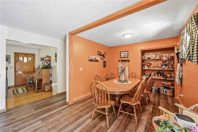 6127 Columbus Road NE, Louisville, OH 44641