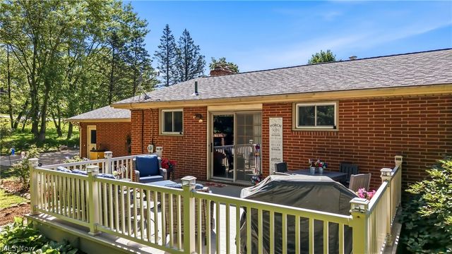 6127 Columbus Road NE, Louisville, OH 44641