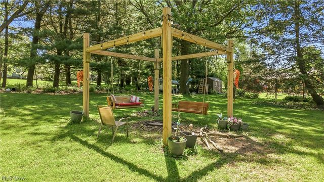 6127 Columbus Road NE, Louisville, OH 44641