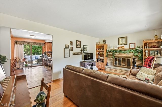 6127 Columbus Road NE, Louisville, OH 44641