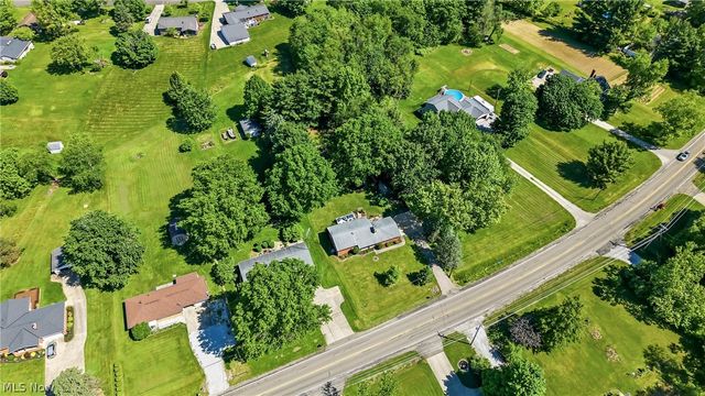 6127 Columbus Road NE, Louisville, OH 44641