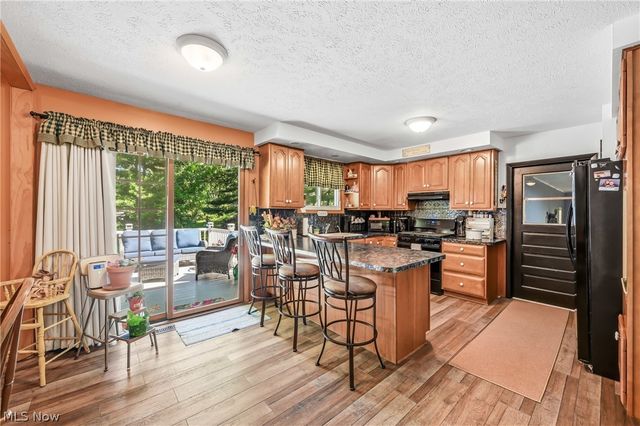 6127 Columbus Road NE, Louisville, OH 44641