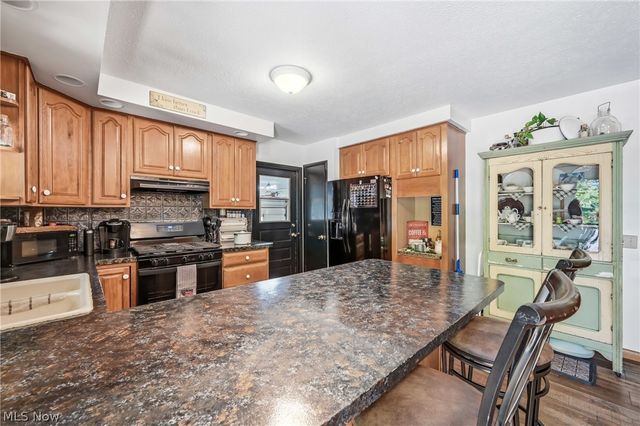6127 Columbus Road NE, Louisville, OH 44641