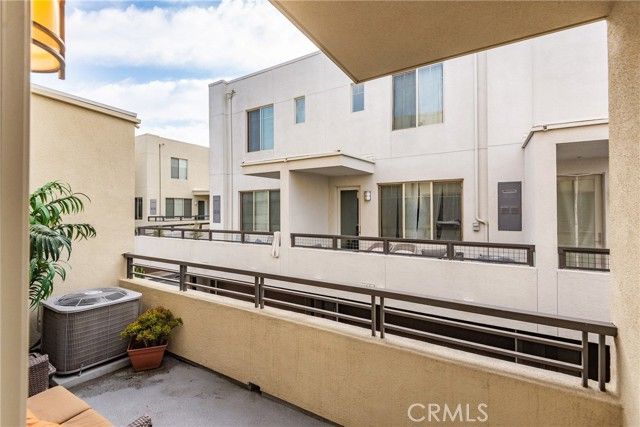 12921 Mission Avenue 102, Hawthorne, CA 90250