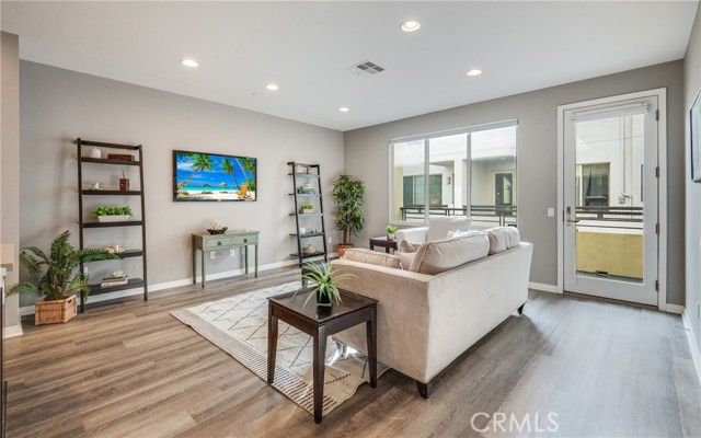 12921 Mission Avenue 102, Hawthorne, CA 90250