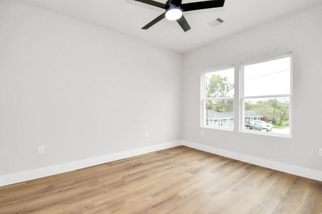 2413 Chew St, Houston, TX 77020