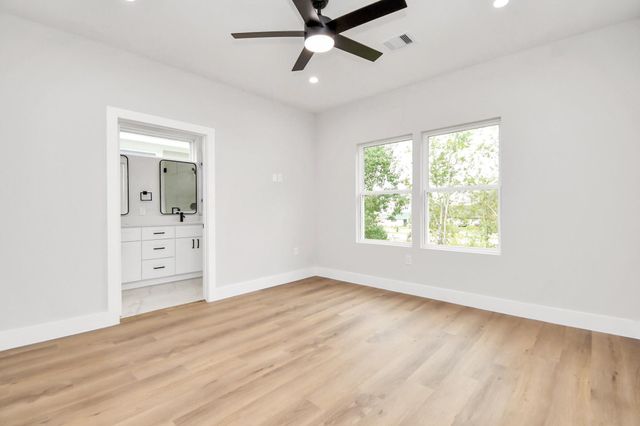 2413 Chew St, Houston, TX 77020