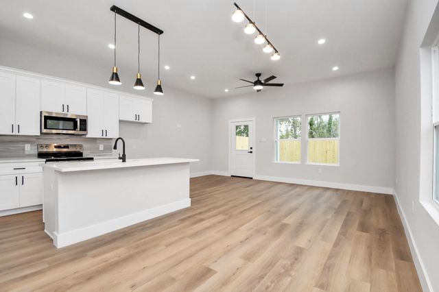 2413 Chew St, Houston, TX 77020